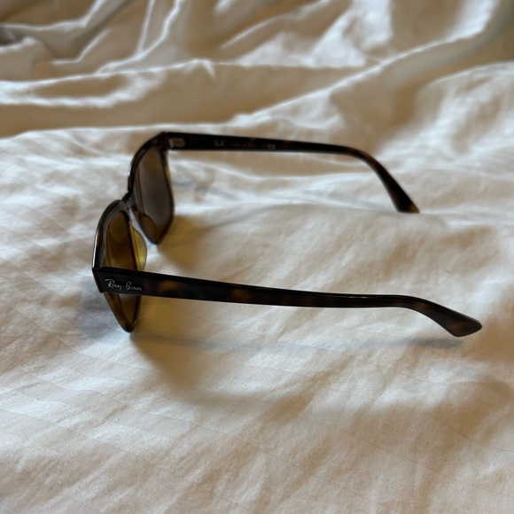 rayban’s with case - Picture 4 of 5